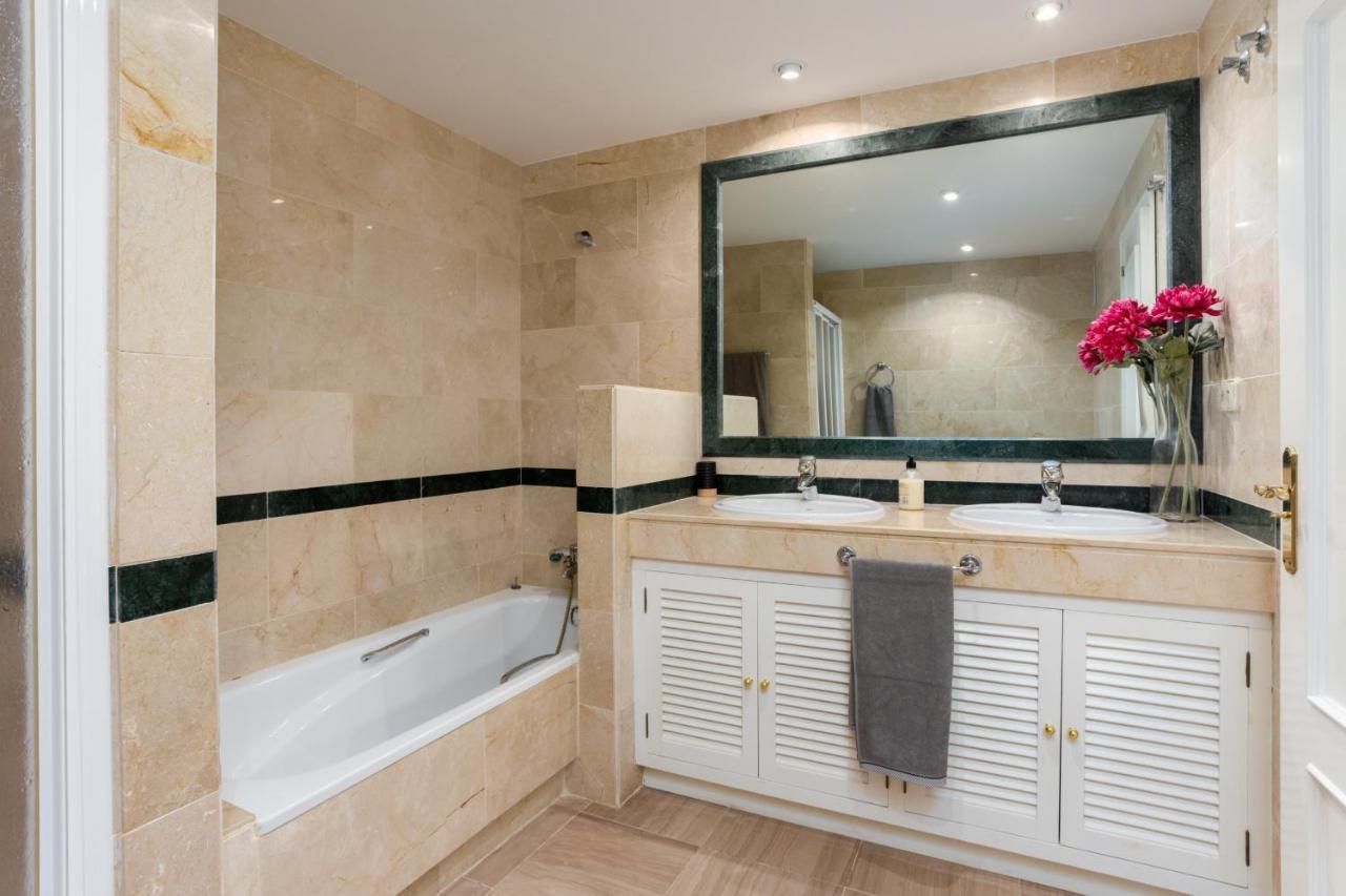 Homeforguest Front Line Beach Apartment In Hacienda Playa มาร์เบยา ภายนอก รูปภาพ